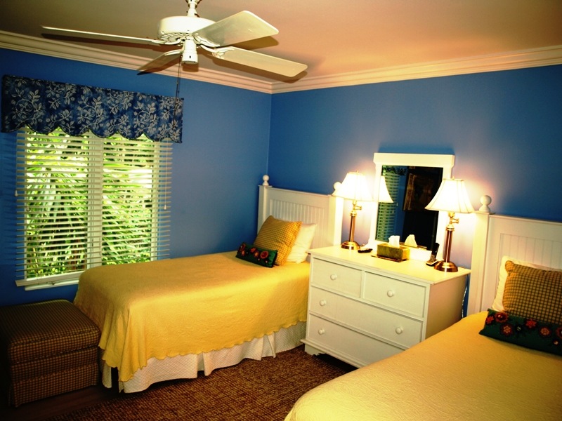 409 S Harbor Twin Bedroom